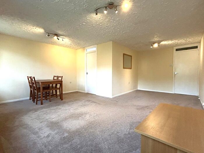 2 Bedroom Flat To Rent In Badgers Bank Road, Sutton Coldfield, West Midlands, B74