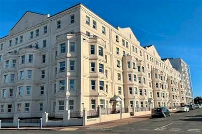 2 Bedroom Flat To Rent In Berkeley Court, Wilmington Square, BN21