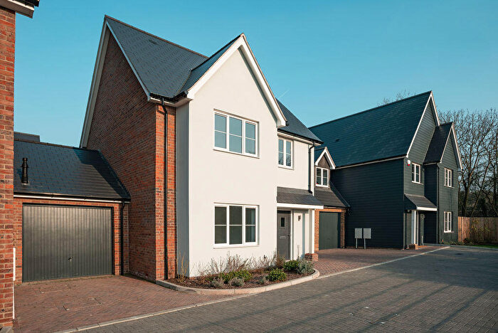 4 Bedroom Link Detached House For Sale In Hawthorn Close, Main Road, Bicknacre, Chelmsford, CM3