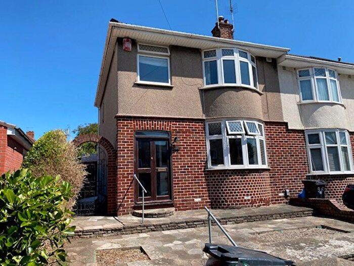 3 Bedroom Terraced House To Rent In Plummers Hill, Bristol, BS5