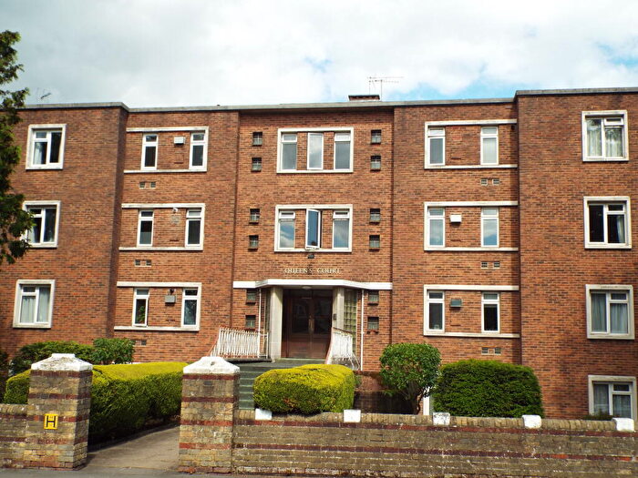 Apartment To Rent In Hill Lane, Southampton, SO15