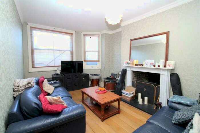 1 Bedroom Apartment To Rent In Medina Terrace, Hove, BN3