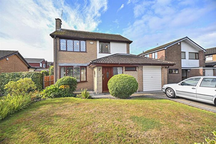 3 Bedroom Detached House For Sale In Oakwood Drive, Pennington, Leigh, WN7