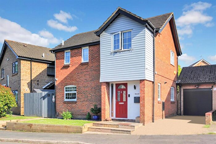 4 Bedroom Detached House For Sale In Muirfield Road, Wellingborough, NN8