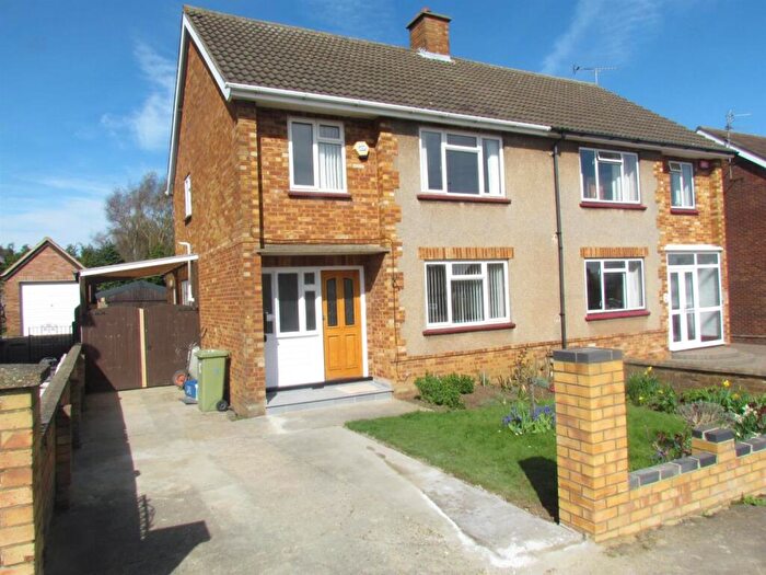 3 Bedroom Semi-Detached House To Rent In Bletchley, MK3