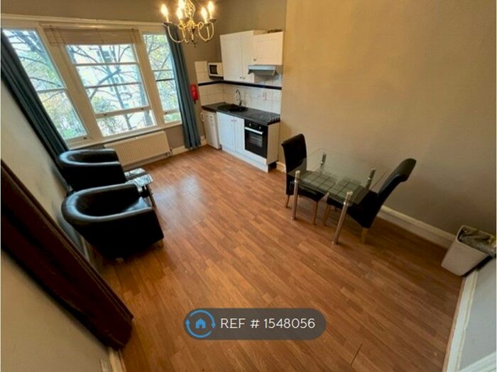 Studio To Rent In Elsham Road, London, W14