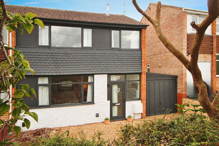 3 Bedroom Semi Detached House For Sale In Waterloo Road, Bewdley, DY12
