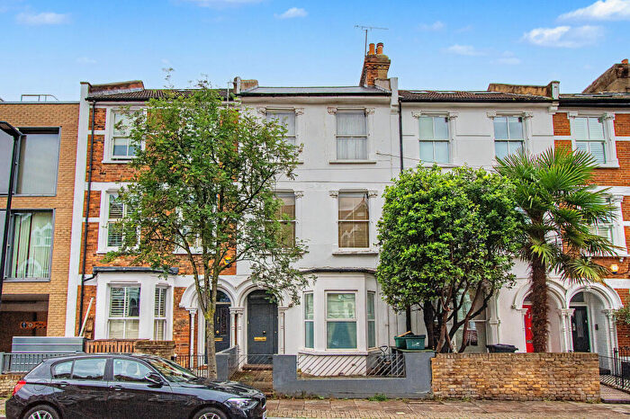 2 Bedroom Flat For Sale In Flat B, Avenell Road, Highbury, London, N5