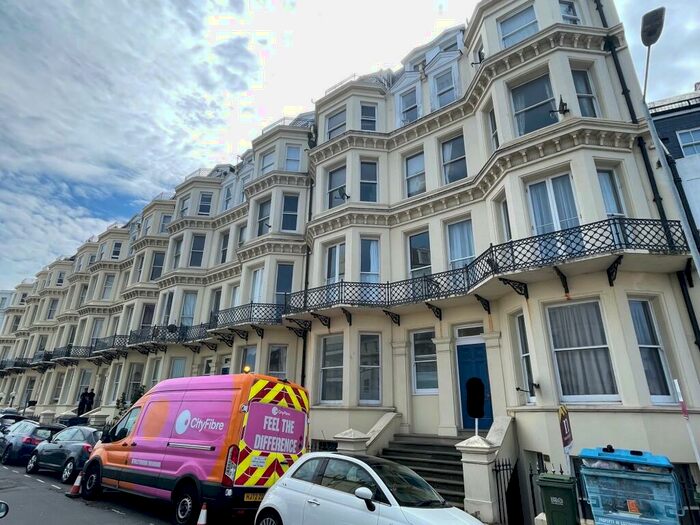 1 Bedroom Flat To Rent In Queens Gardens, Eastbourne, BN21