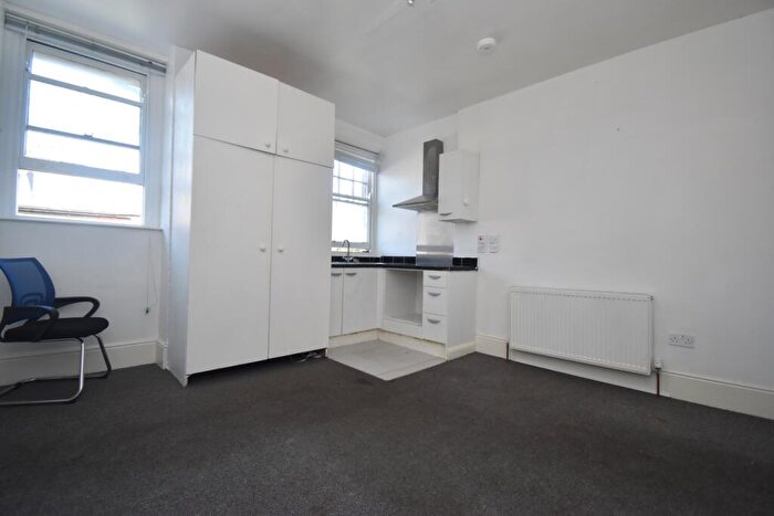 Studio To Rent In Bromley Road Catford, SE6