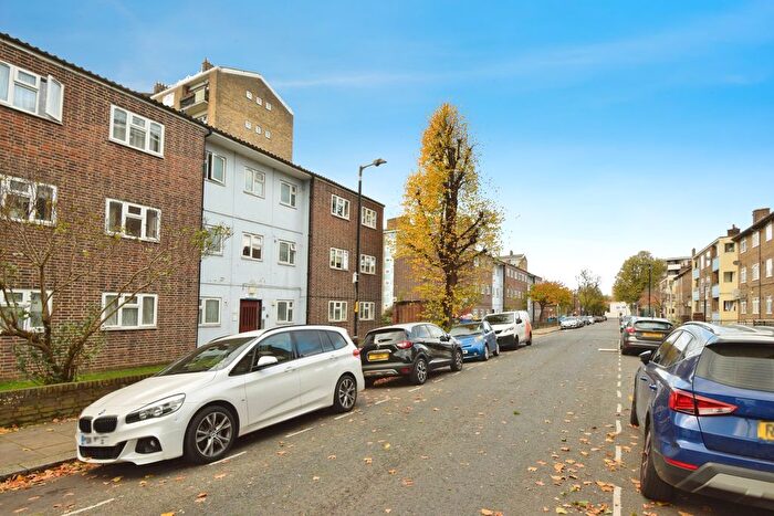 2 Bedroom Flat To Rent In Lowth Road, London, SE5