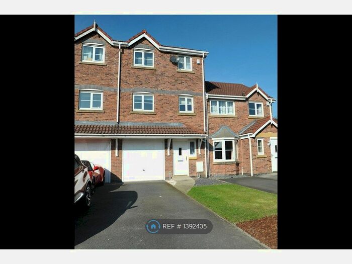 4 Bedroom Terraced House To Rent In Highclove Lane, Worsley, Manchester, M28