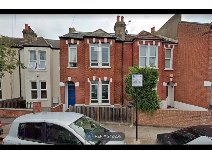 4 Bedroom Semi-Detached House To Rent In Alston Road, London, SW17