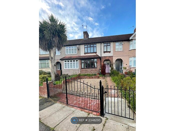 4 Bedroom Terraced House To Rent In Milborough Cres, London, SE12