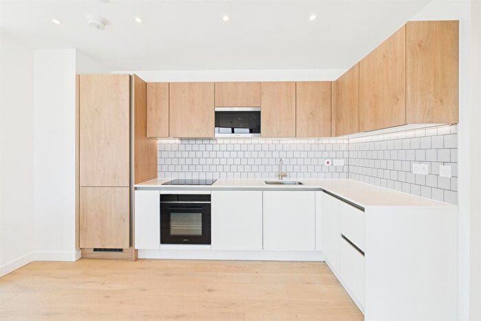 2 Bedroom Flat To Rent In The Clarendon, Watford, WD17