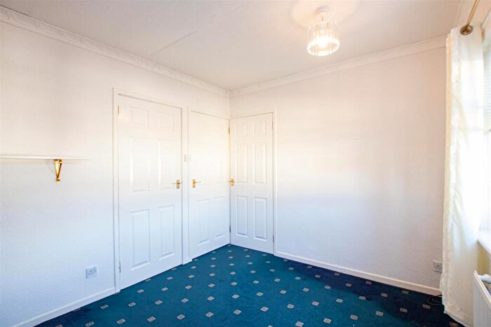 3 Bedroom Semi-Detached House For Sale In Lomond Drive, Wishaw, ML2