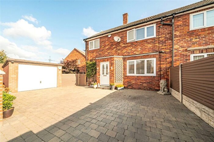 3 Bedroom Semi Detached House For Sale In Embleton Road, Methley, Leeds, West Yorkshire, LS26