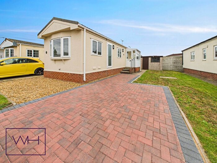 1 Bedroom Mobile/park Home For Sale In Haywagon Park, Station Road, Adwick Le Street, DN6
