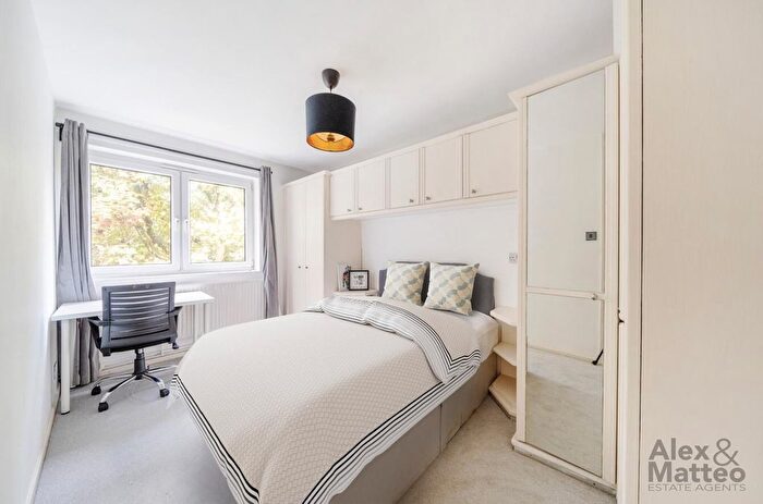 3 Bedroom Flat To Rent In Bromfield Road, Bermondsey, SE16