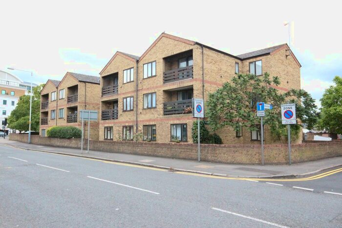 1 Bedroom Flat To Rent In Hows Road, Cowley, Uxbridge, UB8