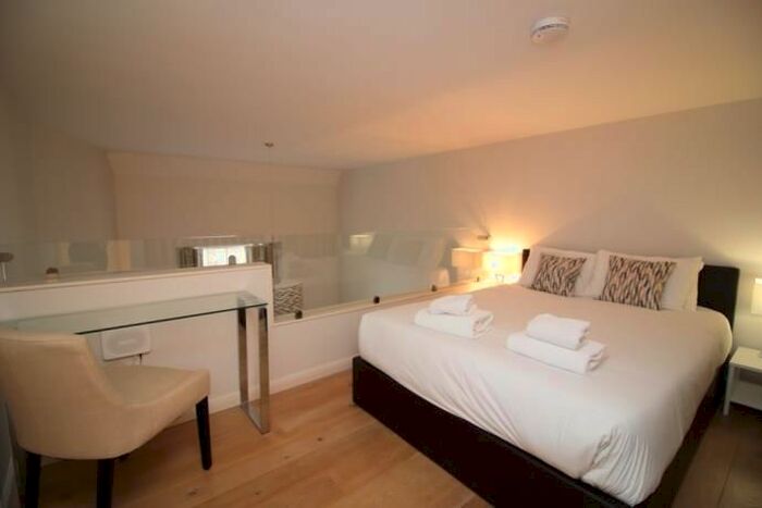 1 Bedroom Flat To Rent In Flat, Mcdonald Road, Edinburgh, EH7