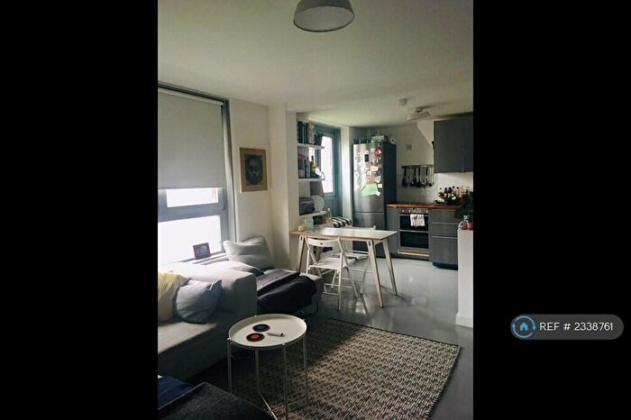 2 Bedroom Flat To Rent In Weald Square, London, E5