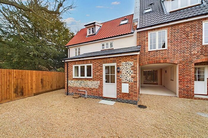 3 Bedroom Town House To Rent In Old Market Street, Thetford, IP24