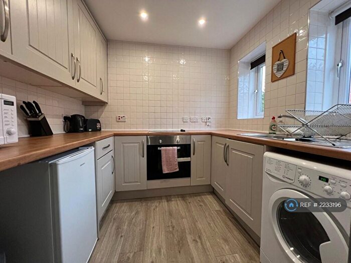 2 Bedroom Flat To Rent In Dorset Street, Glasgow, G3