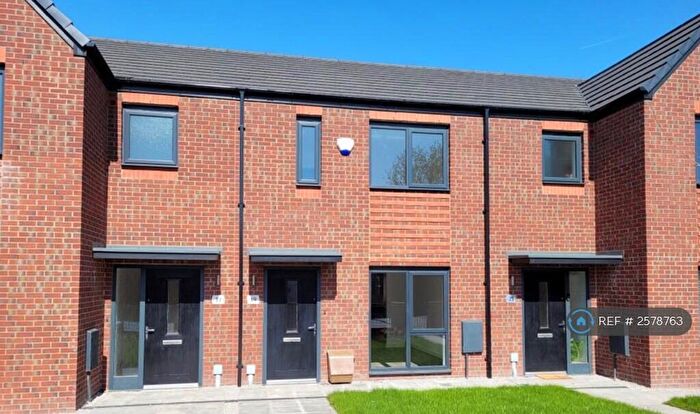 2 Bedroom Terraced House To Rent In Bradford Road, Manchester, M40