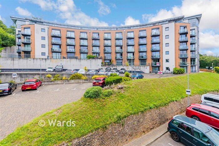 2 Bedroom Flat For Sale In Barrier Road, Chatham, Kent, ME4