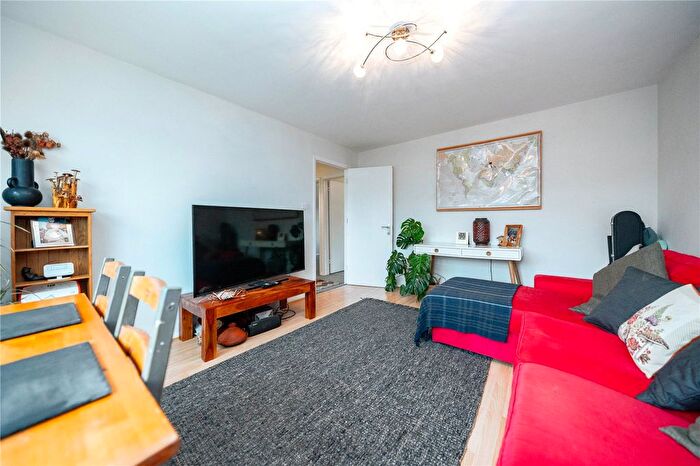 2 Bedroom Flat For Sale In Roseholme, Maidstone, ME16