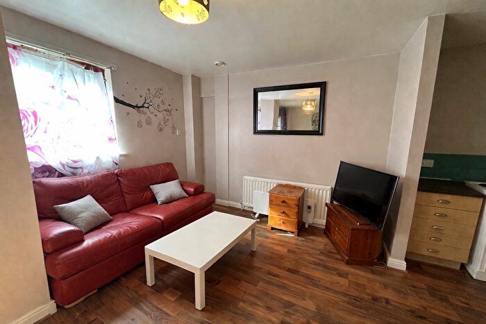 1 Bedroom Apartment To Rent In Liffey Court, London Road, L3