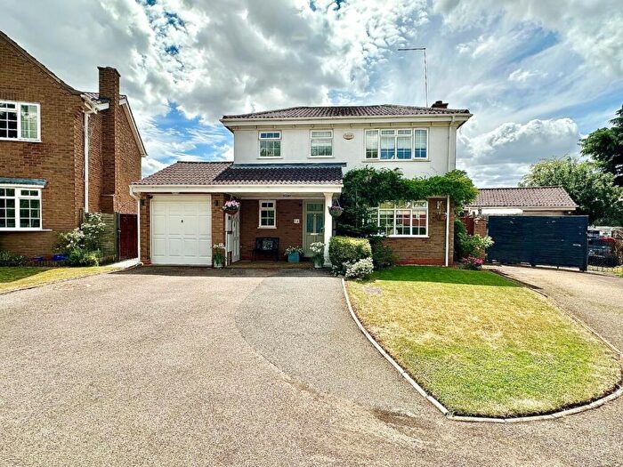 4 Bedroom Detached House For Sale In Rosemoor Drive, East Hunsbury, Northampton, NN4
