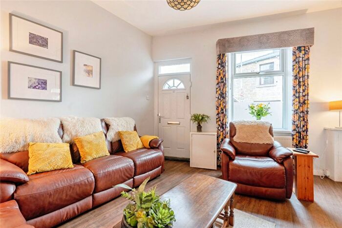 3 Bedroom End Of Terrace House For Sale In Brownside Road, Burnley, Lancashire, BB10