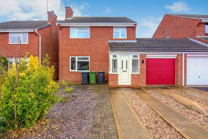 4 Bedroom Detached House To Rent In Kirkstone, Brownsover, Rugby, CV21