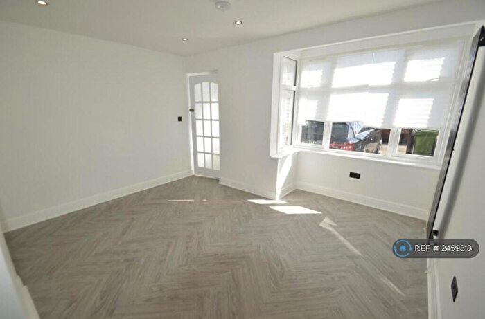 3 Bedroom Terraced House To Rent In London, London, RM10