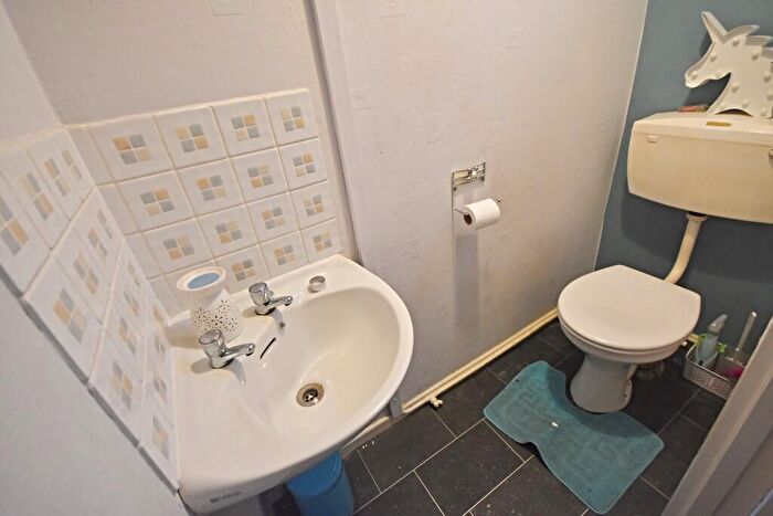 3 Bedroom End Of Terrace House For Sale In Deptford Crescent, Bulwell, NG6