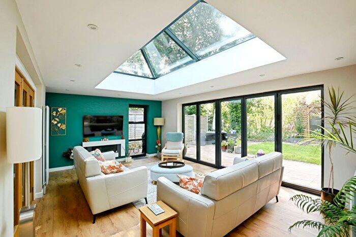3 Bedroom Bungalow For Sale In Beech Grove, Midhurst, West Sussex, GU29