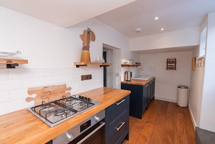 2 Bedroom Cottage To Rent In Lower Granton Road, Trinity, Edinburgh, EH5