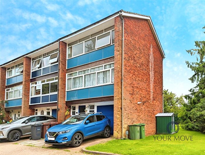 1 Bedroom Flat To Rent In Abbots Park, St. Albans, Hertfordshire, AL1