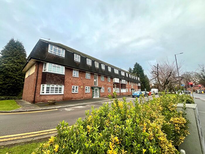 3 Bedroom Flat To Rent In Wilmslow Road, Manchester, M20