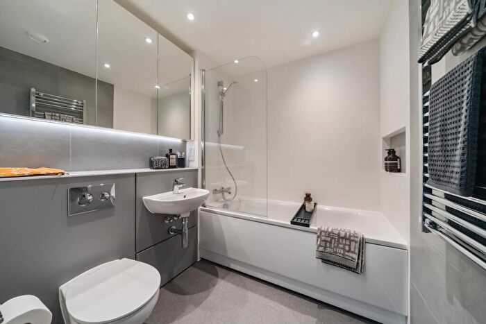 2 Bedroom Apartment To Rent In The Junction Leeds, LS12