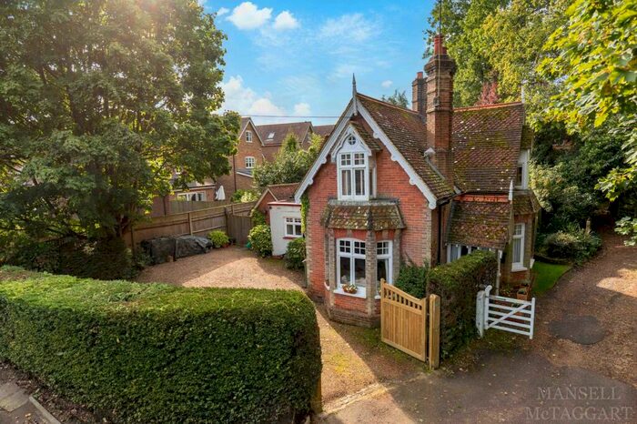 3 Bedroom Detached House For Sale In Rusper Road, Ifield, RH11