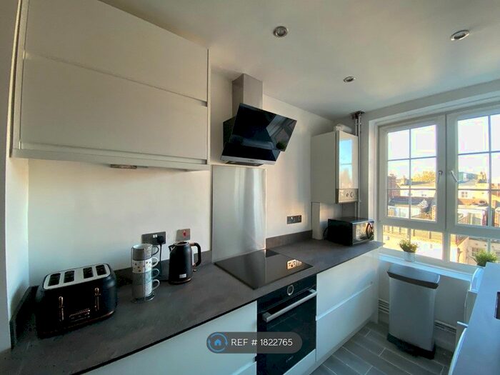 4 Bedroom Maisonette To Rent In Dinmore House, London, E9