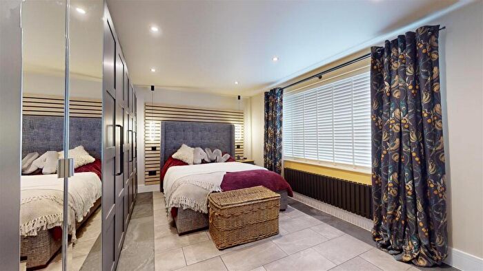 4 Bedroom Detached Bungalow For Sale In Morley Terrace, Radstock, BA3