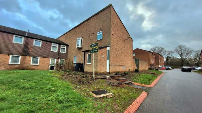 3 Bedroom House To Rent In Crabmill Close, B38