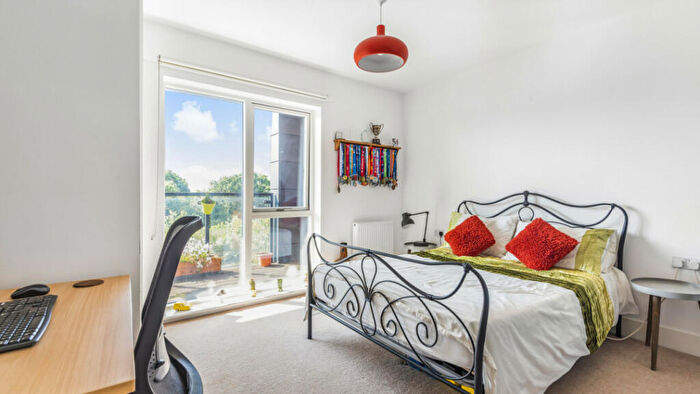 1 Bedroom Flat For Sale In Catkin House, Firwood Lane, Romford, RM3