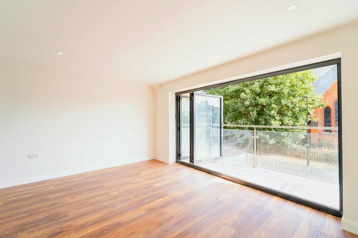 1 Bedroom Flat To Rent In Canberra Road, London, W13
