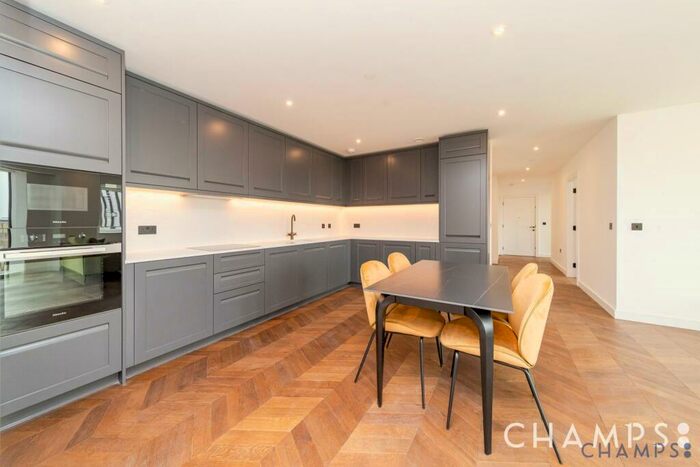 3 Bedroom Flat To Rent In Manners House, Brook Street, Royal Exchange, Kingston, KT1