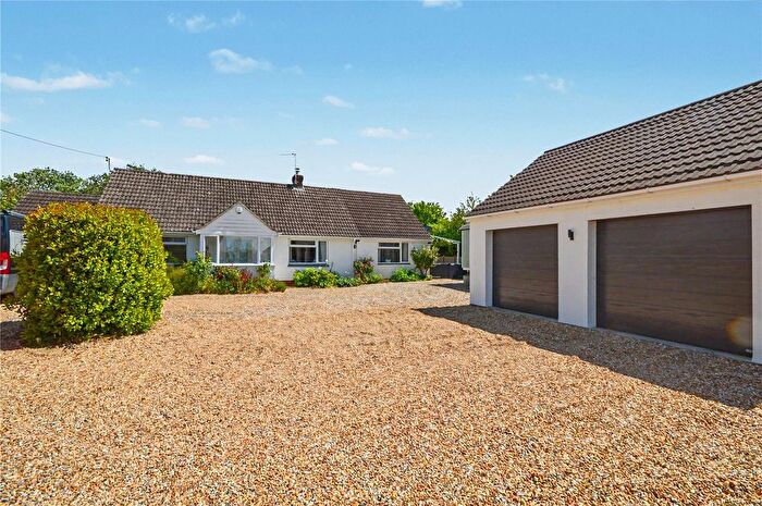 3 Bedroom Bungalow For Sale In Picts Hill, Langport, Somerset, TA10